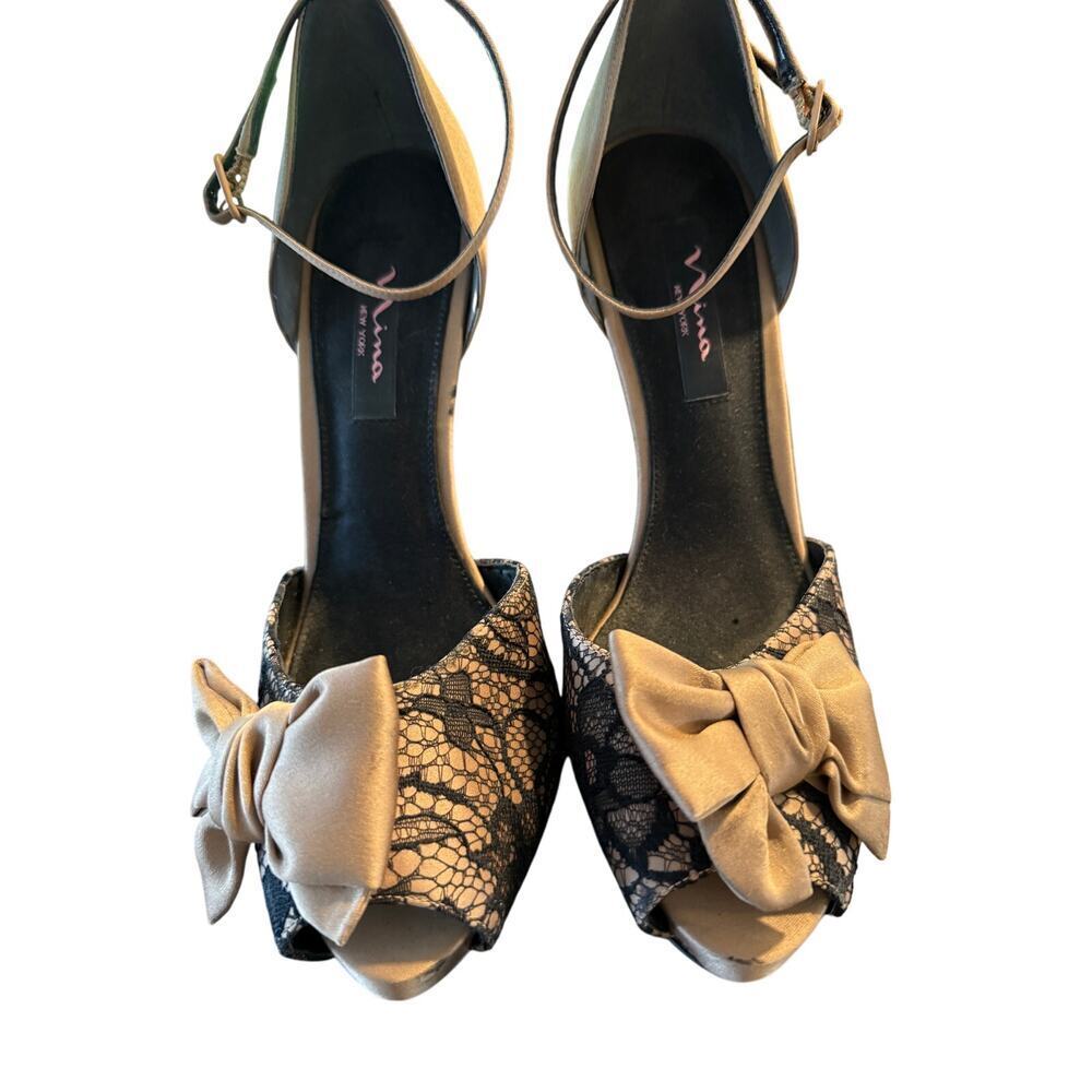 Nina New York Satin & Lace w/bow Size 9 High Heels